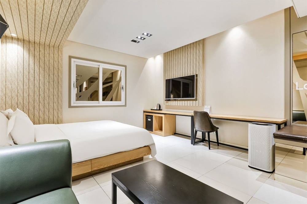 Deluxe Room, 1 Double Bed - Photo 7