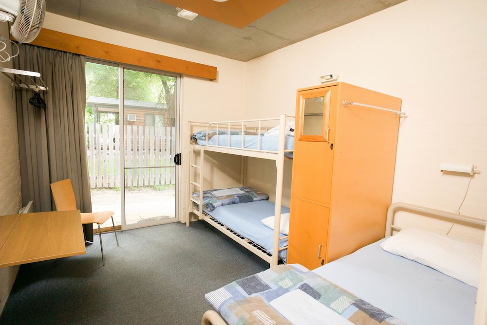 Bed in 3-Bed Mixed Dormitory with Shared Bathroom photo 3