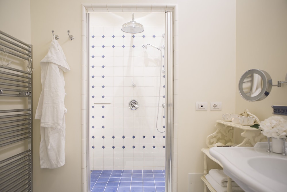Deluxe Double Room Single Use photo 3