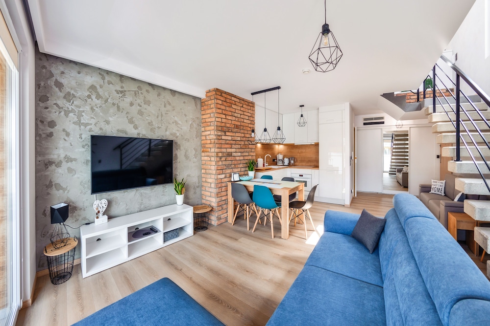 Apartment (79B/3B) photo 1