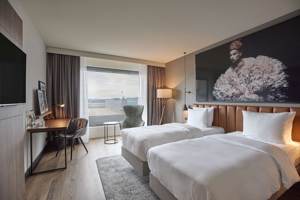 Premium Room (Airfield View)