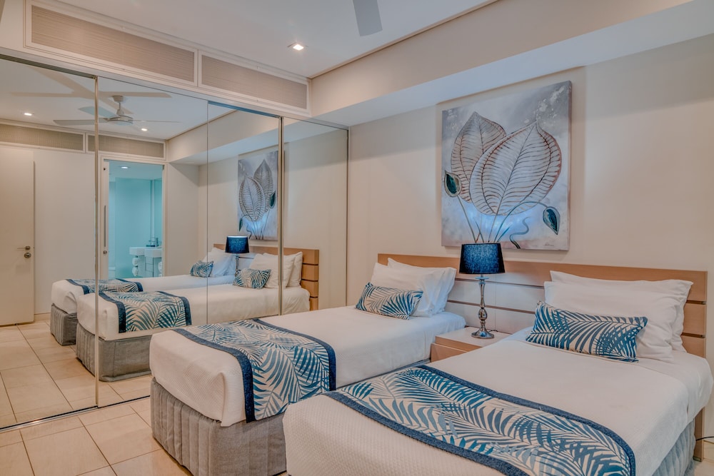 Standard Apartment, 3 Bedrooms, Balcony (1x King, 1x Queen & 2x Singles)