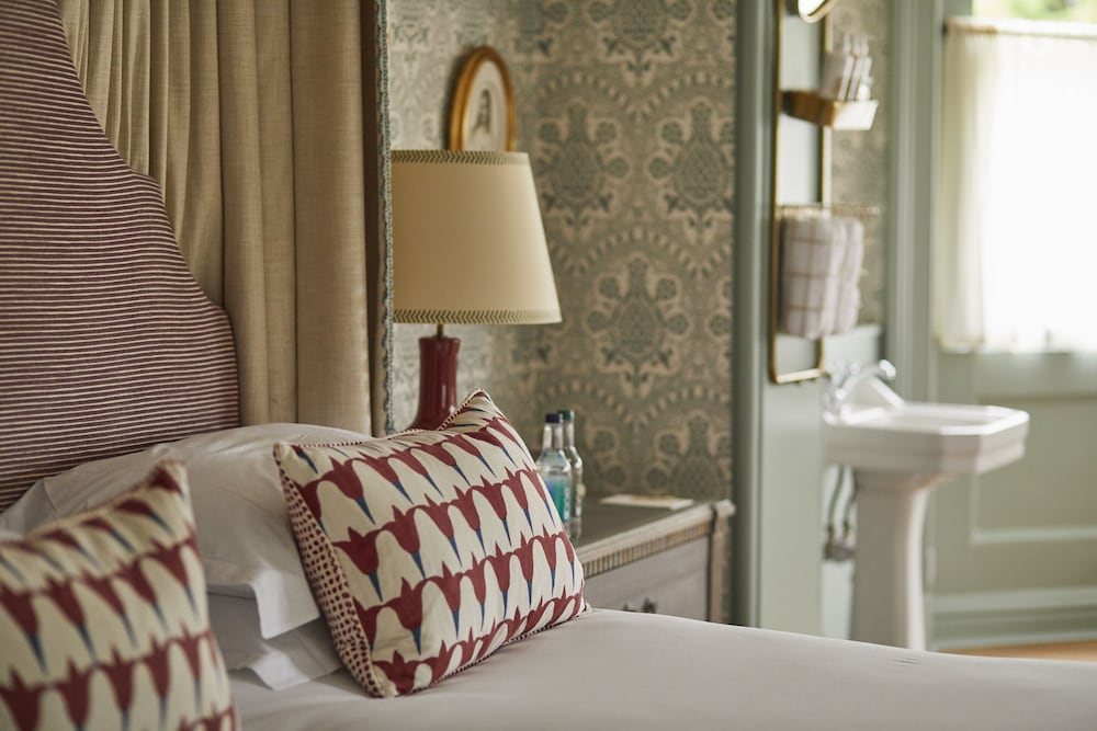 Sutton Suite photo 3