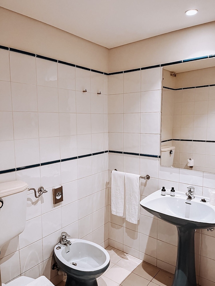 Standard Twin Room - Photo 8