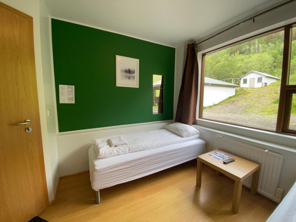 Twin Room (Private WC, shared shower) photo 2