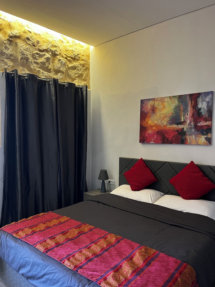 Superior Room, 1 Queen Bed, Mountain View photo 1