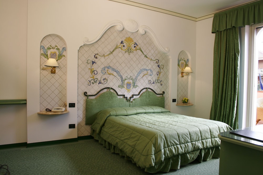 Deluxe Double Room photo 2