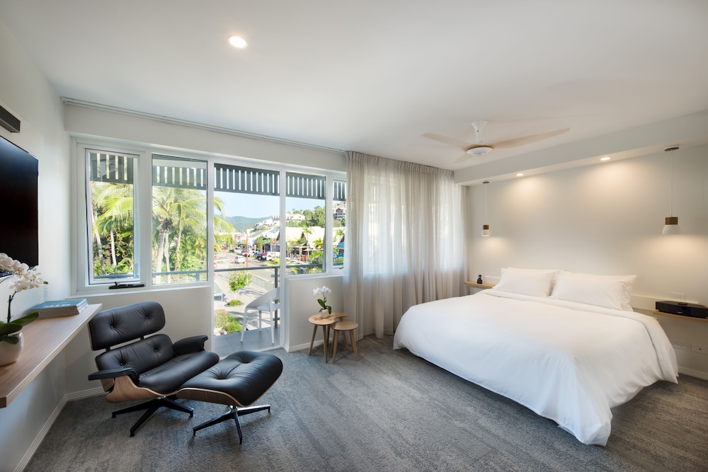 Designer King Suite - Village View