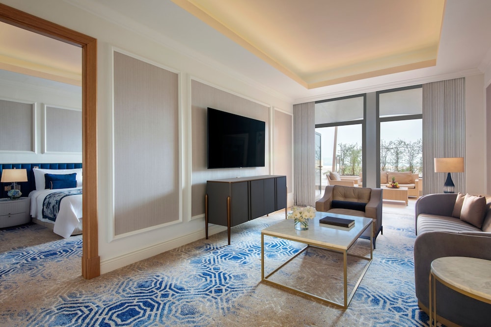 Junior Suite, 1 Bedroom - Photo 1