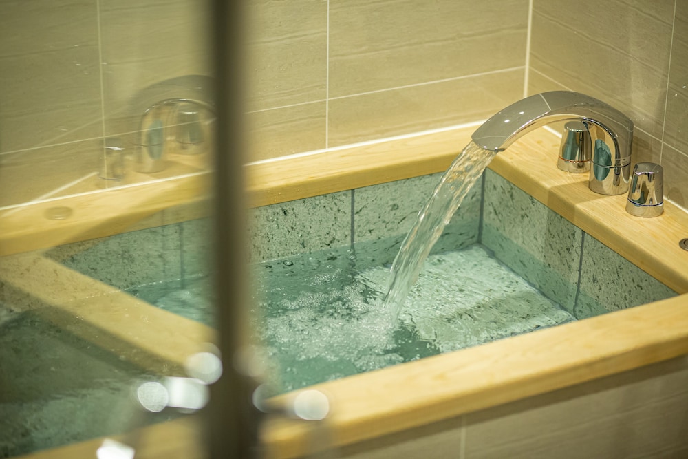 Hauza Premium Suite Room - Photo 12