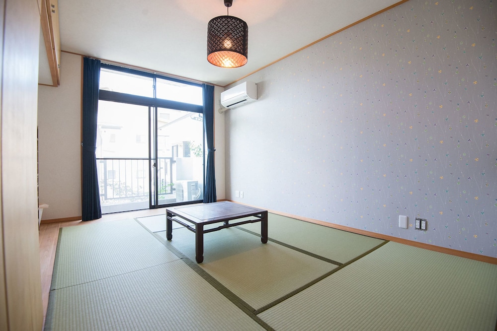 Japanese-style triple room (futon room)
