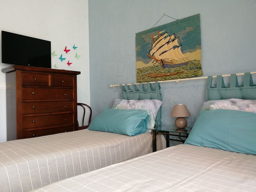 Deluxe Twin Room, Private Bathroom, City View