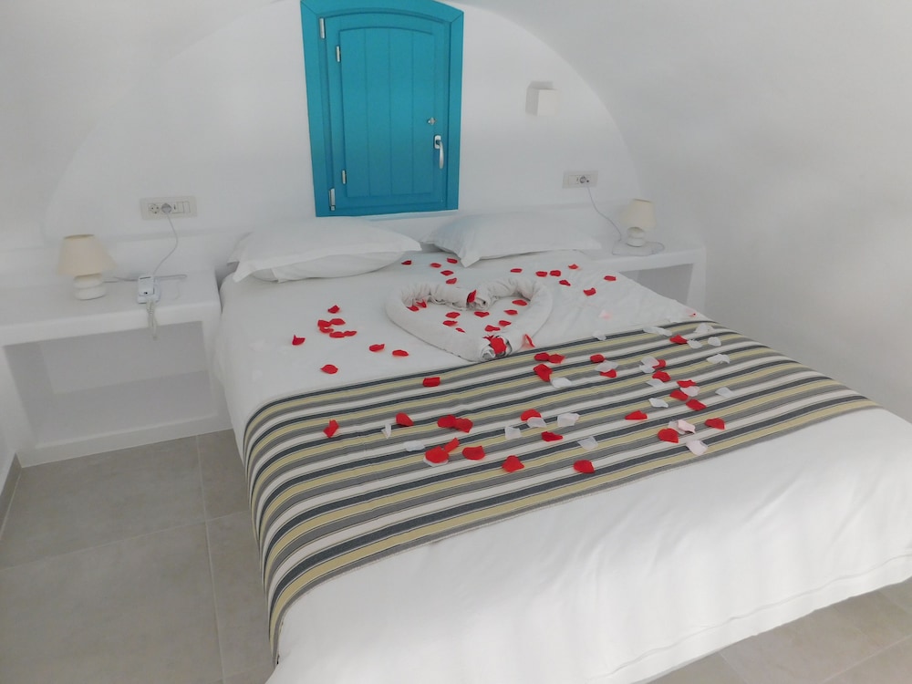 Superior Room, 1 Queen Bed, Sea View - Photo 2