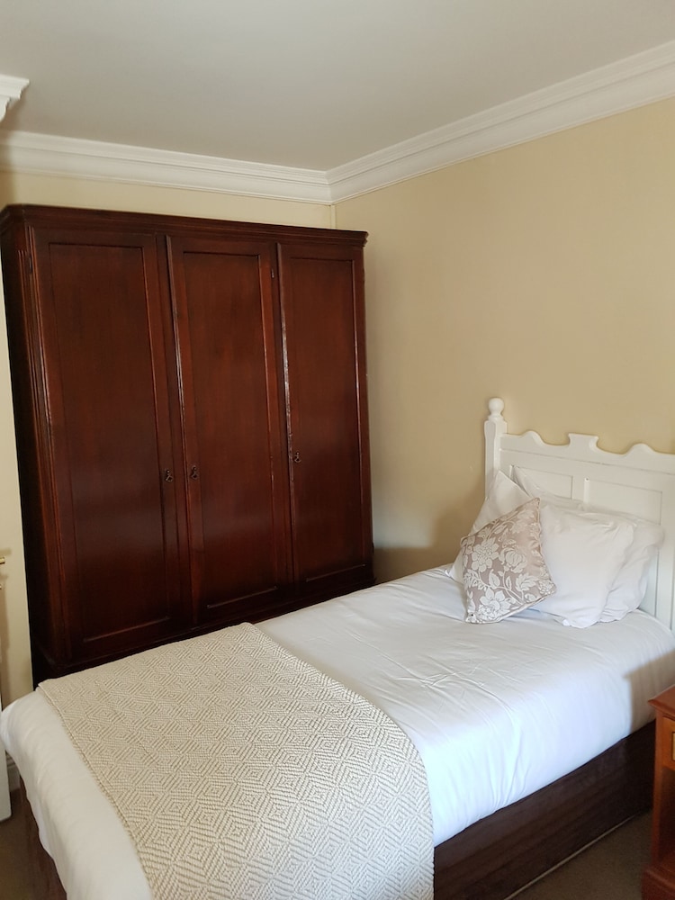 Single Room photo 3