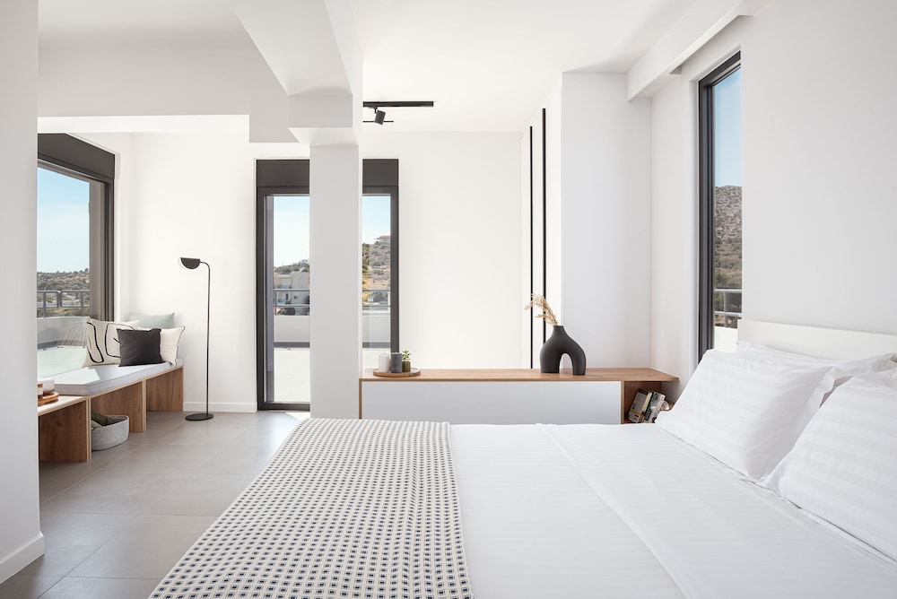Signature Apartment, 1 Queen Bed with Sofa bed, Balcony, Sea View photo 2