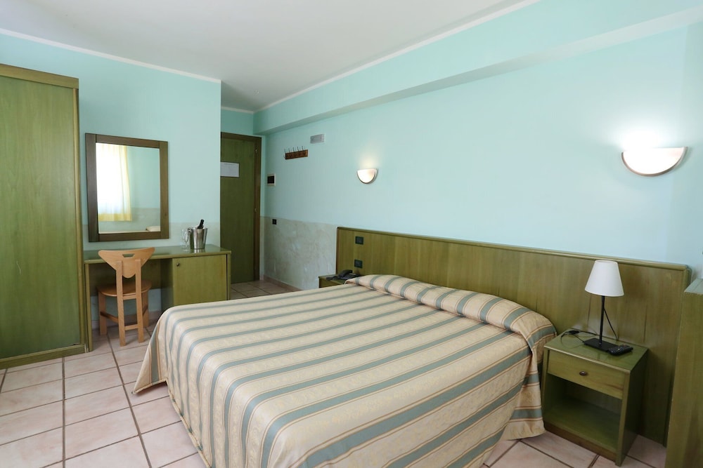 Double or Twin Room photo 1