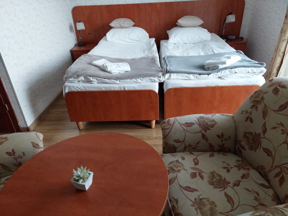 Signature Twin Room, Balcony, Partial Sea View photo 3