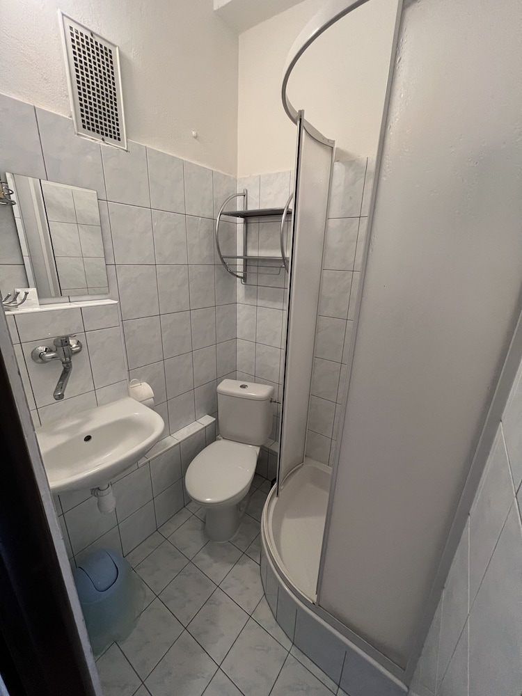 Basic Room - Photo 7