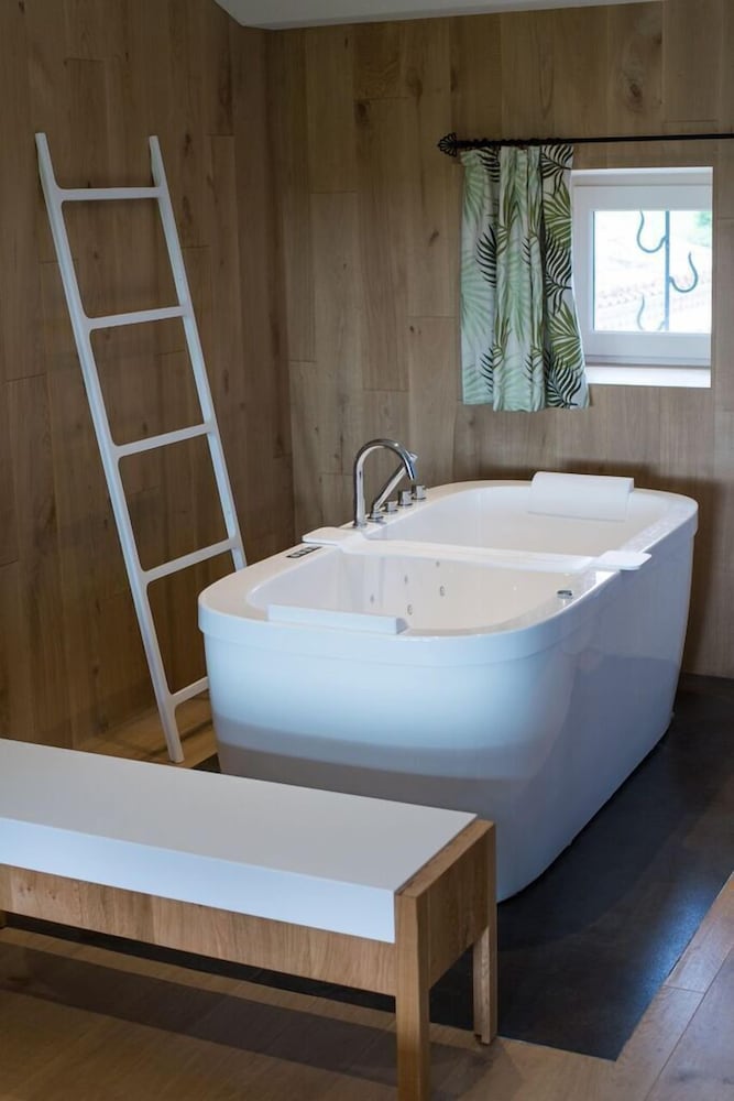 Luxury Suite, 1 Bedroom, Jetted Tub (Nature) photo 3