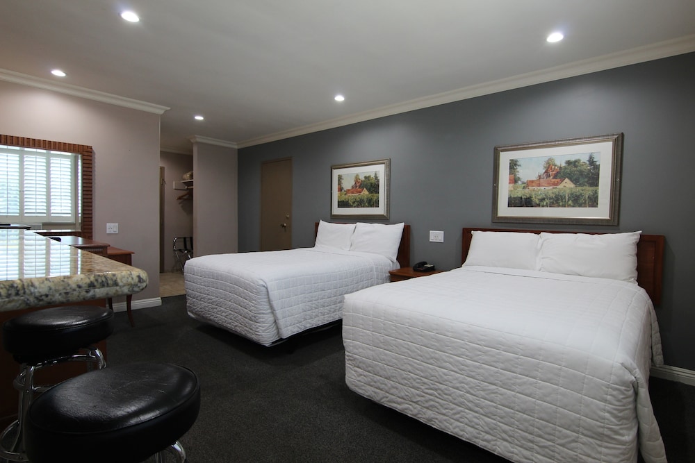 Family Quadruple Room, 2 Double Beds, Kitchen