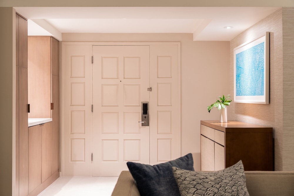 Executive Suite, 1 Bedroom (1 King or 2 Doubles) thumbnail 5