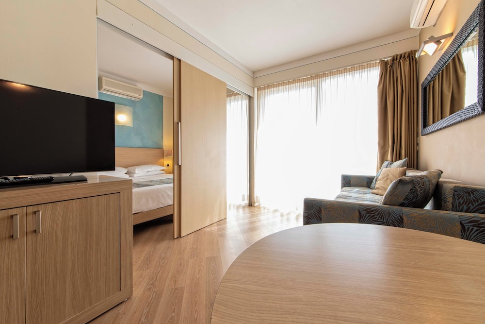 Deluxe Room - Photo 2