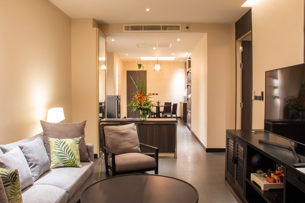 Two Bedroom Suite - Photo 4