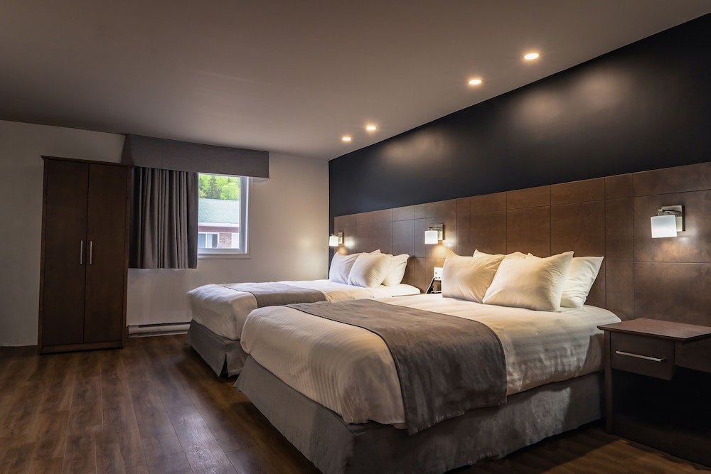 Standard Room, 2 Double Beds photo 1