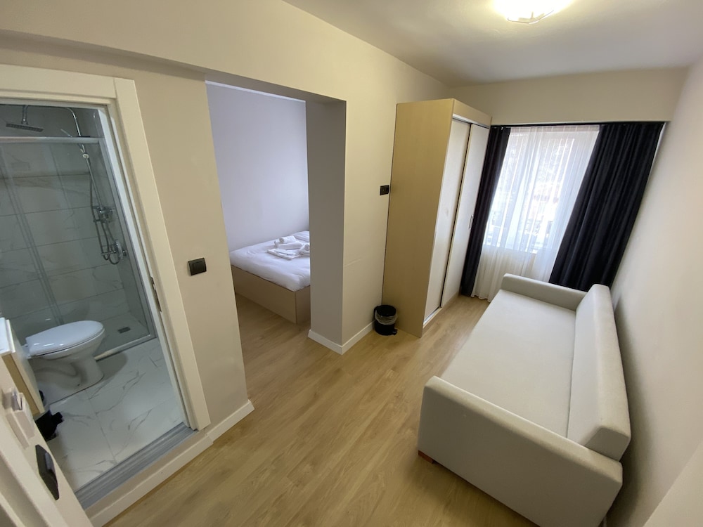 Deluxe Room - Photo 8