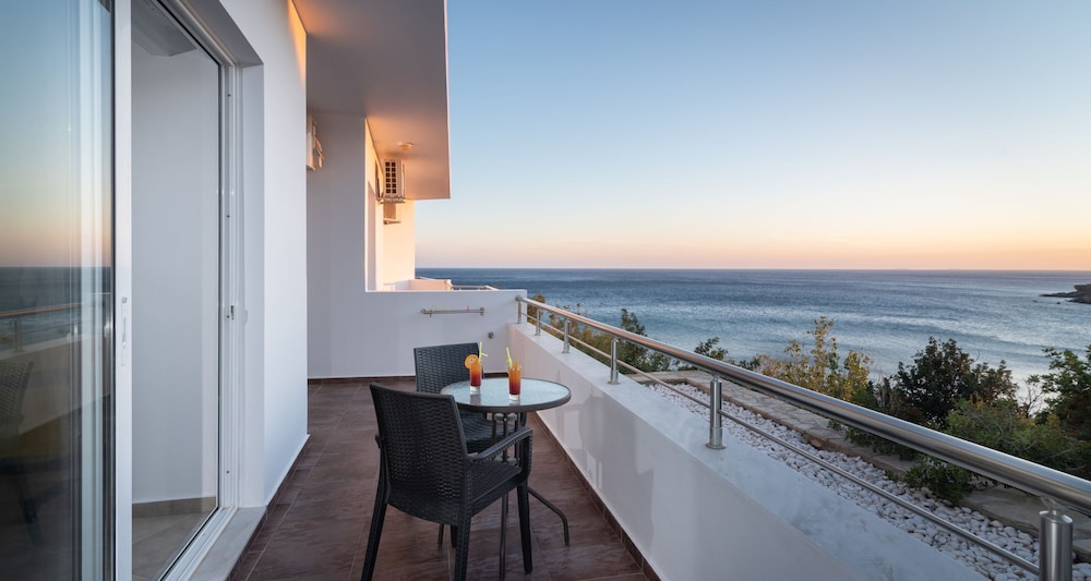 Superior Suite, Sea View - Photo 5