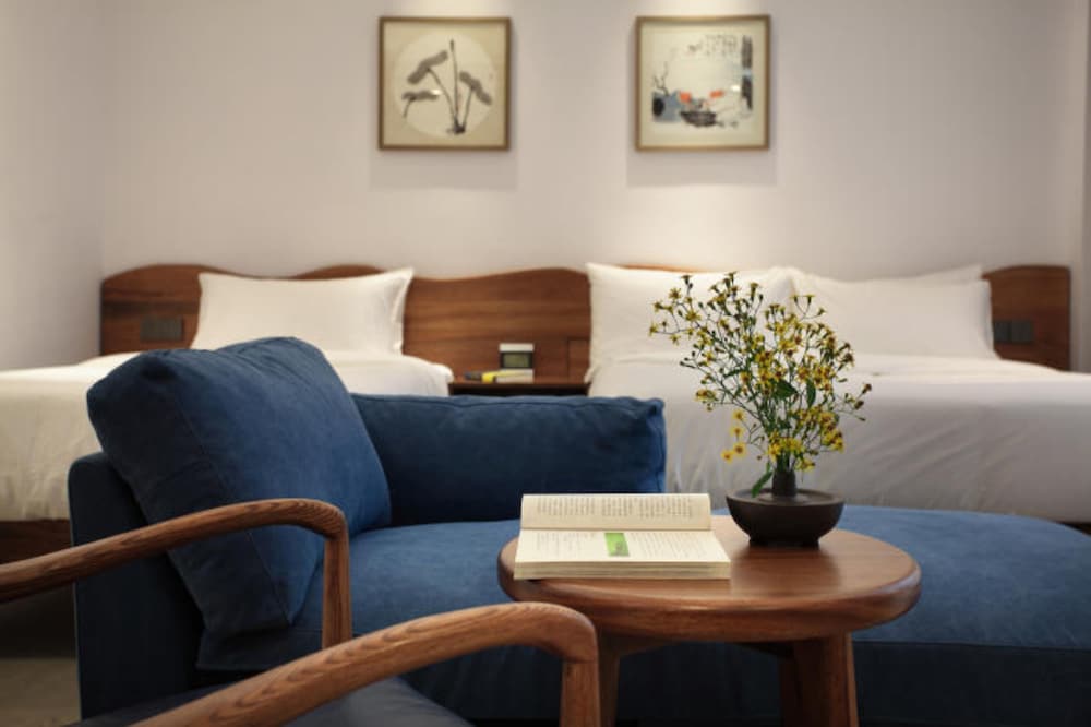Comfort Family Room photo 2