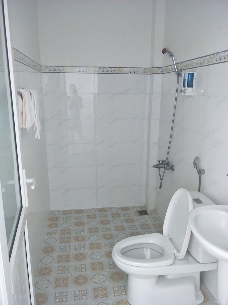 Basic Room, 2 Queen Beds photo 2