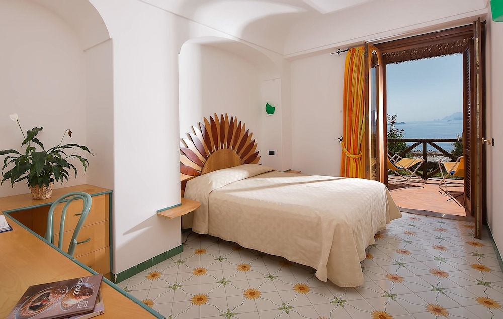 Superior Double Room, Terrace, Sea View photo 2
