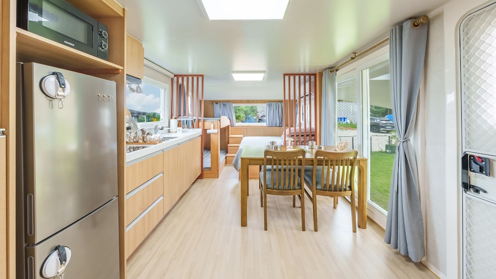 Basic Room, 1 Bedroom (Mung Caravan)