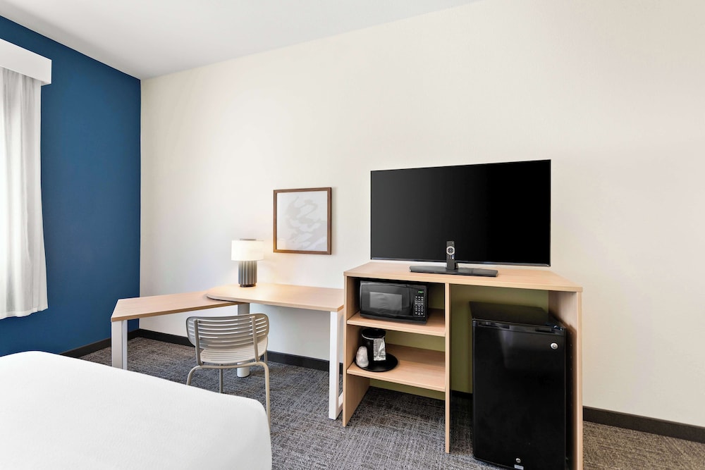 Room, 2 Queen Beds, Accessible, Bathtub - Photo 3