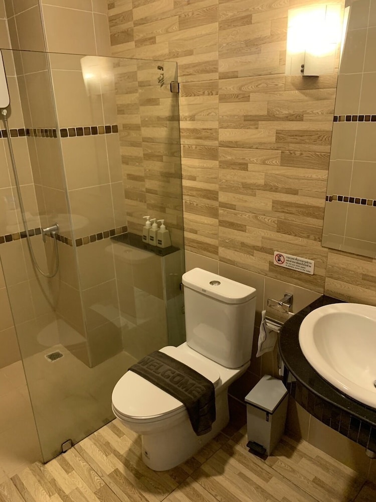 Premium Triple Room - Photo 9