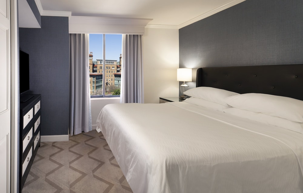 Executive Suite, 1 Bedroom - Photo 3