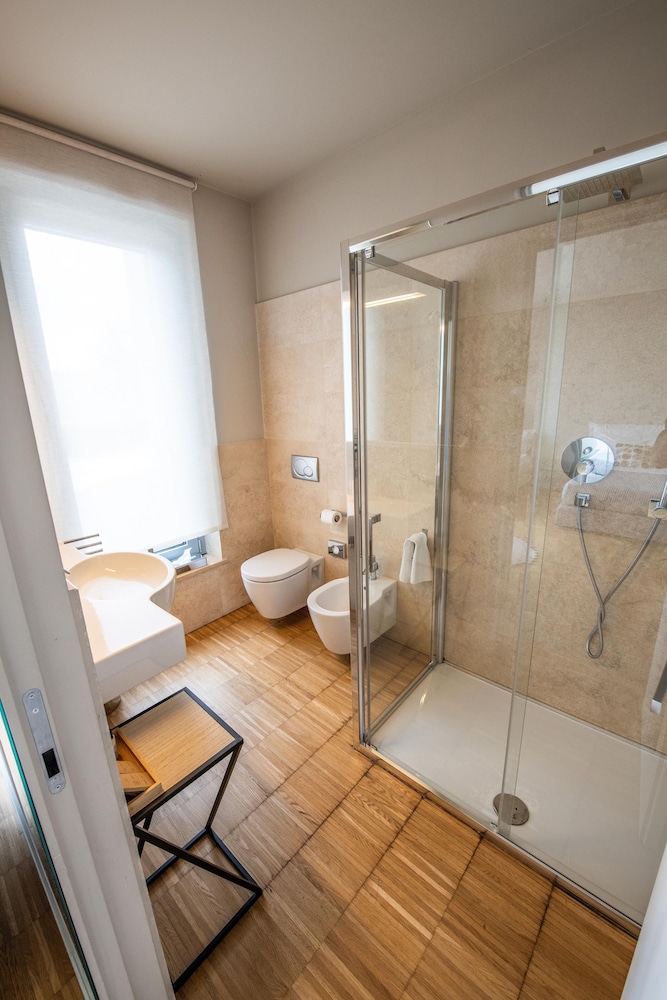 Elite Double Room, 1 King Bed, Sea Facing - Photo 4