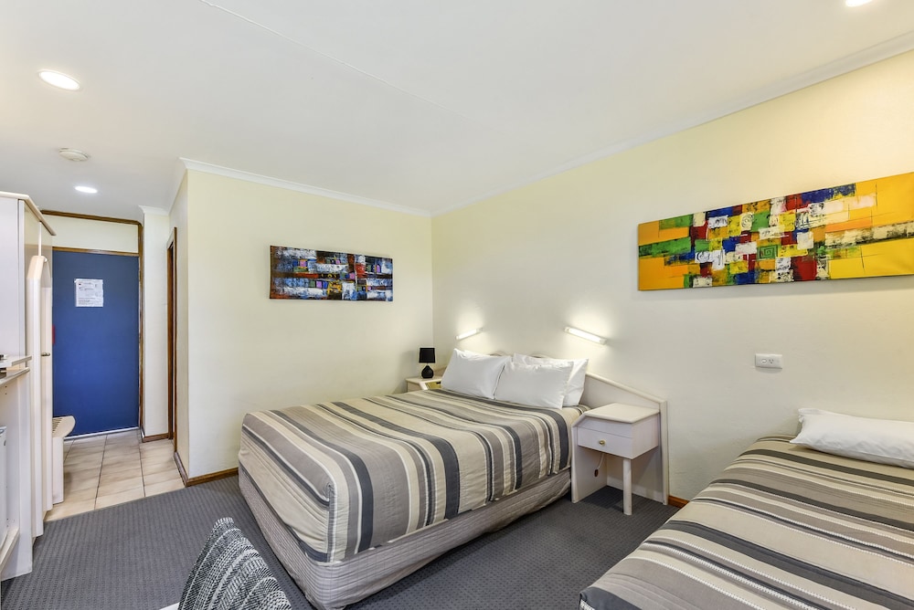 Twin Room - Photo 4