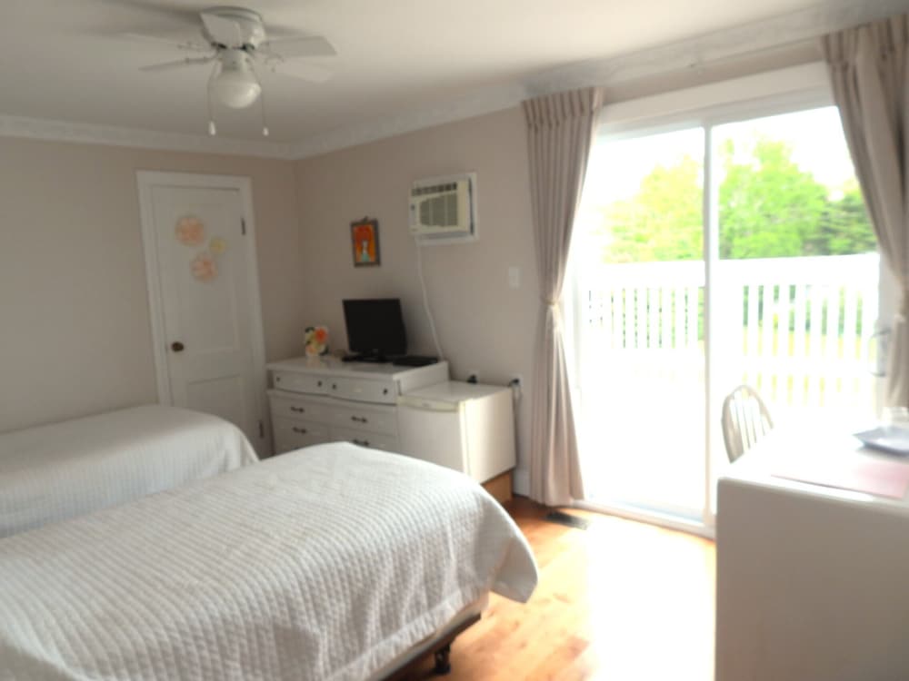 Room, 2 Twin Beds, Non Smoking, Balcony photo 2
