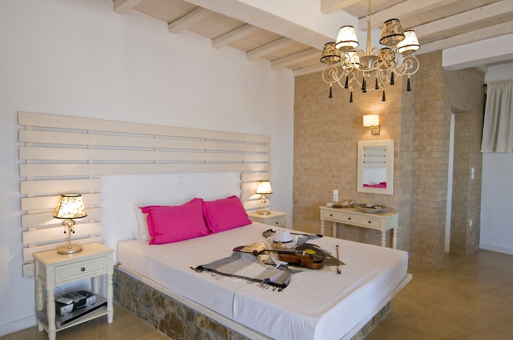 Deluxe Studio Suite, Sea View