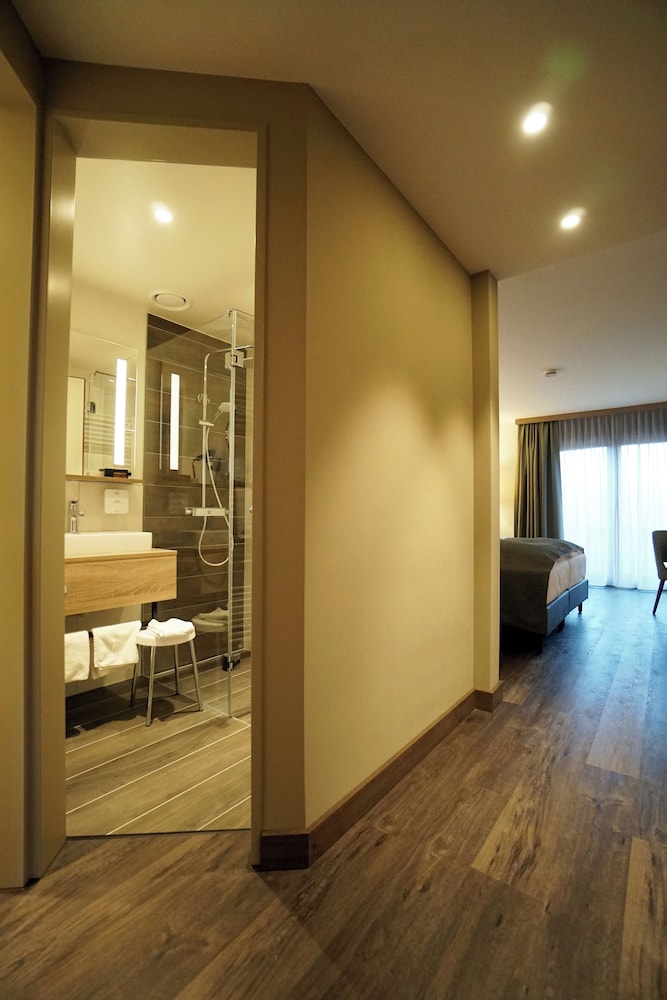 Superior Double Room, Balcony (17qm) photo 3