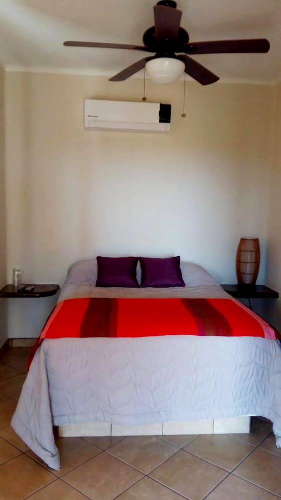 Deluxe Room, 1 Queen Bed, Ocean View photo 2