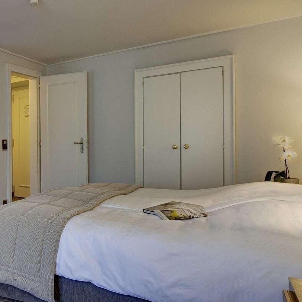 Deluxe Room, Balcony, Mountain View photo 3