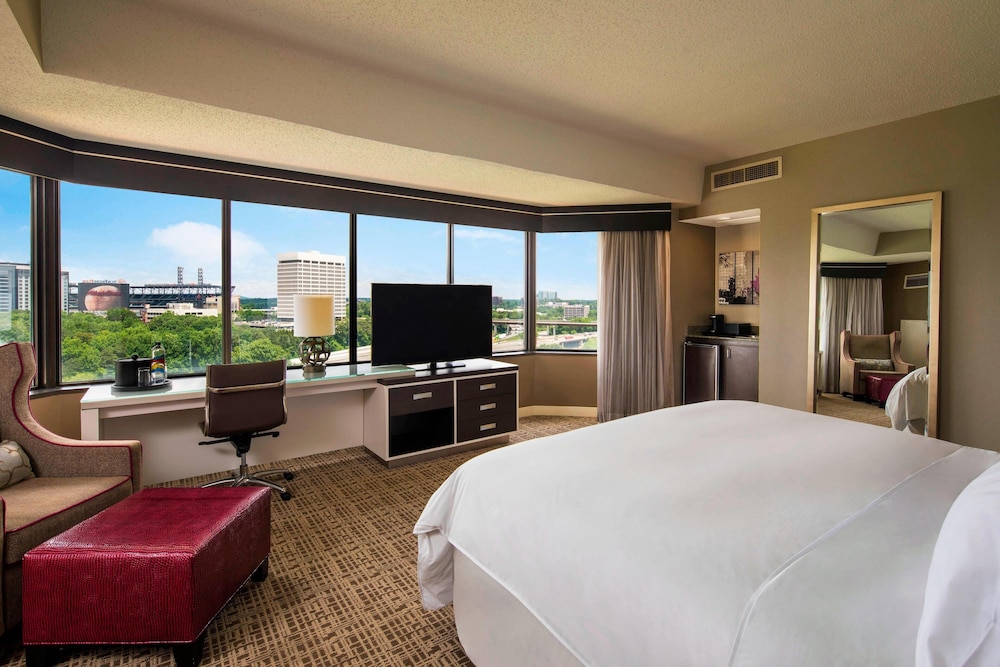 Executive Room, 1 King Bed - Photo 2