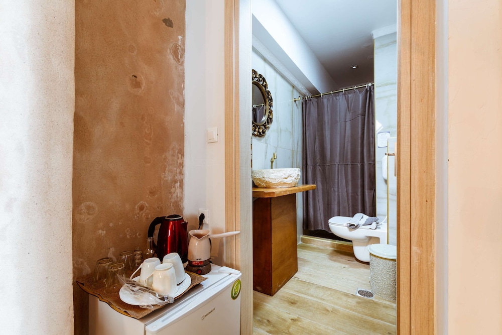 Double Room - Photo 18