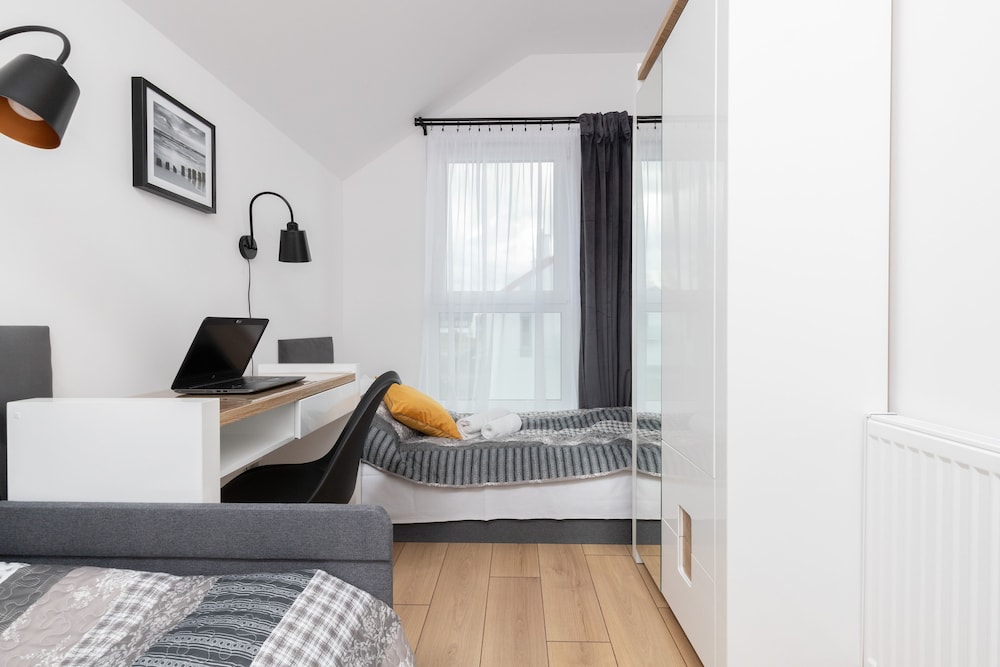 Apartment, 2 Bedrooms, Balcony, Sea Facing photo 2