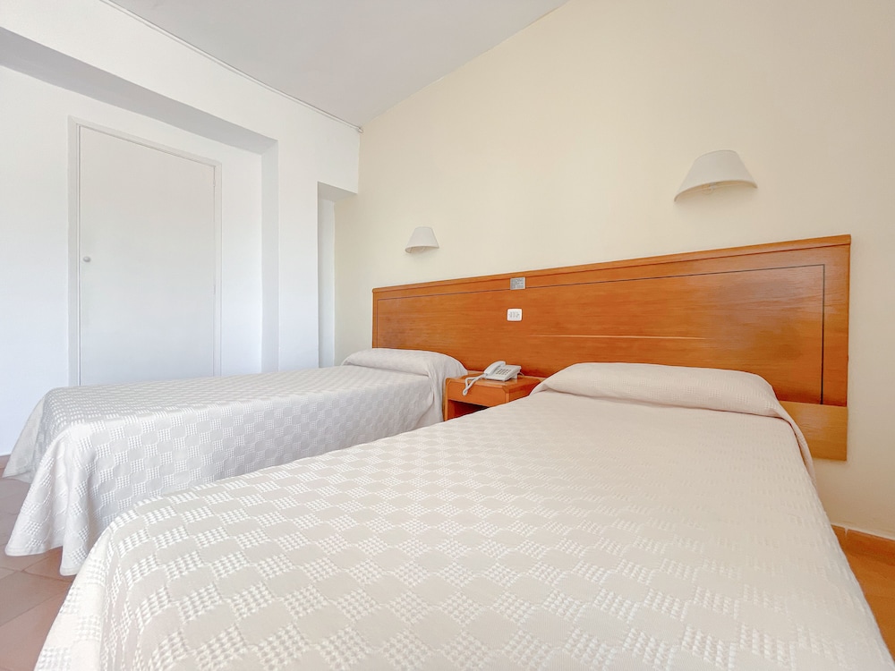 Standard Double Room, Sea View - Photo 1
