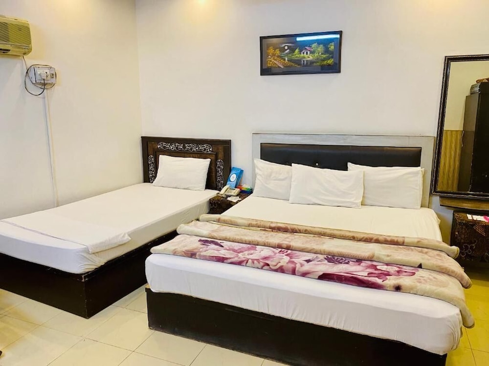 Deluxe Triple Room photo 2