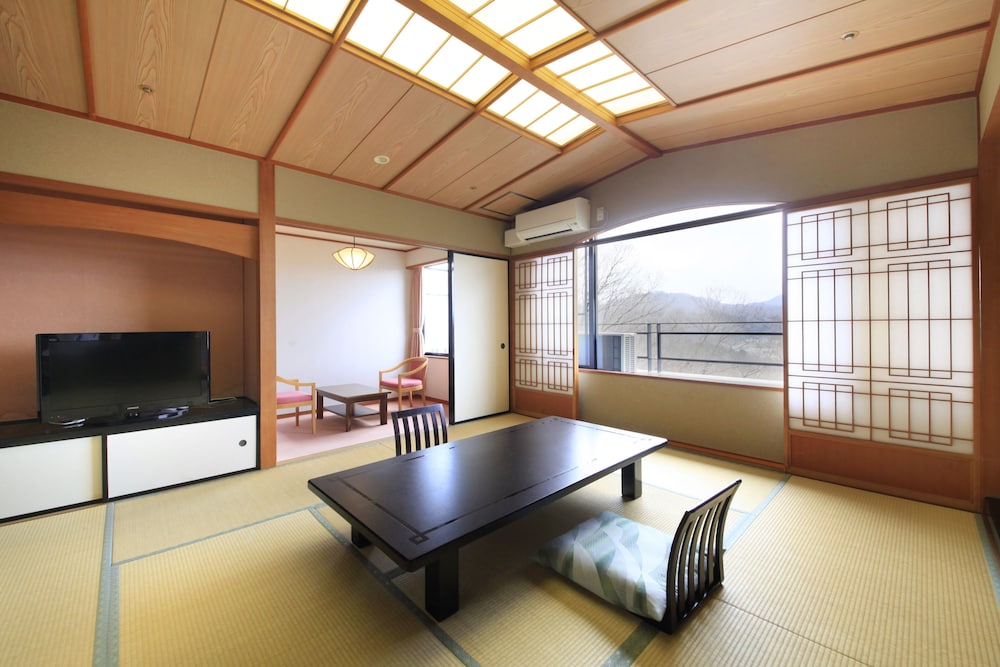 Japanese Style Room For 5 People